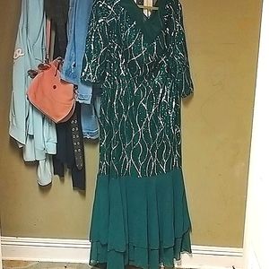 Women's Hunter green sequence dress size 3x